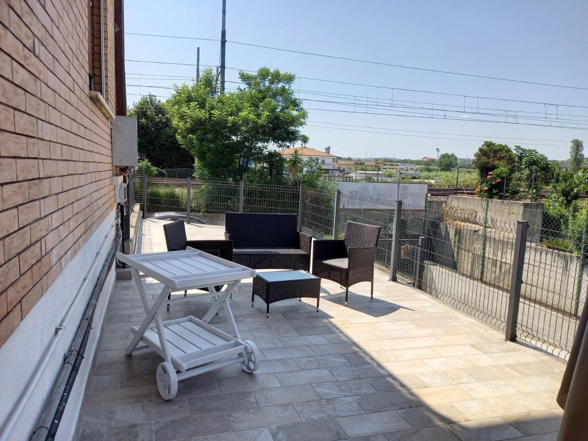 Villa Rosa Di Martinsicuro B&B La Vela מראה חיצוני תמונה